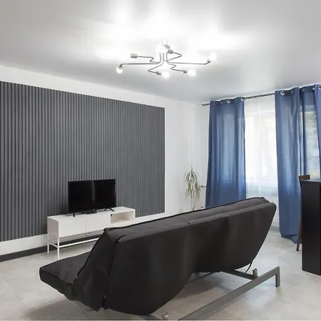 Apartment On 23 Serpnya Kharkiv Exterior photo