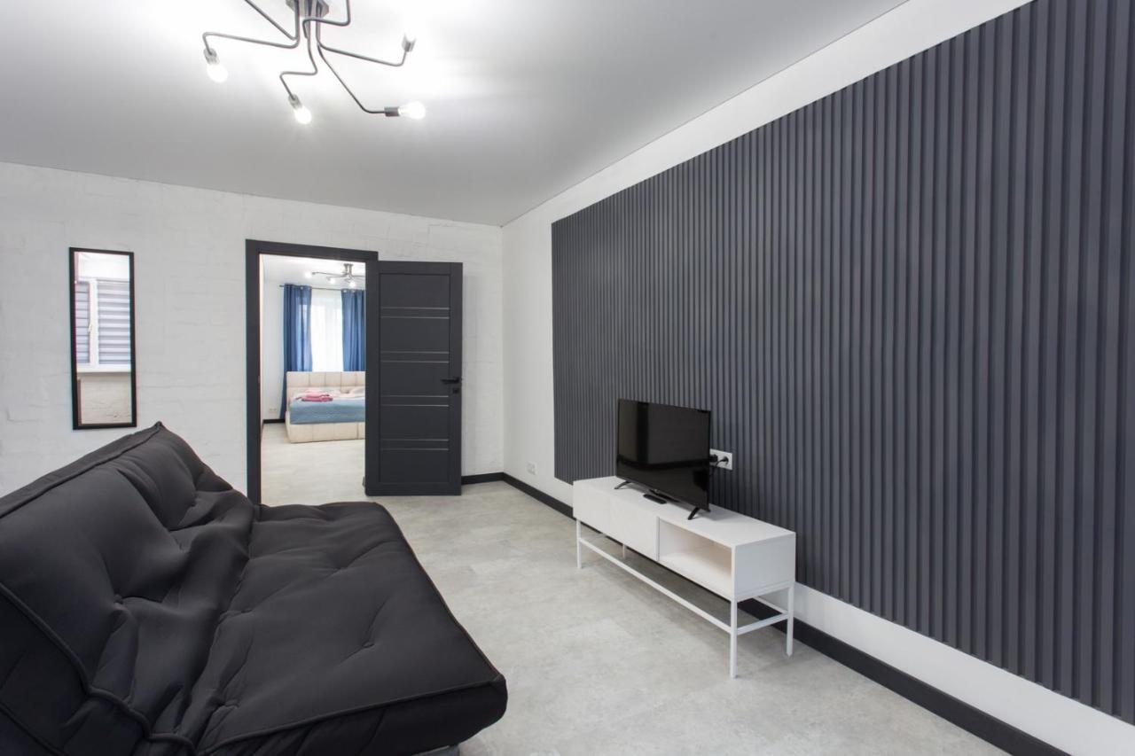 On 23 Serpnya Apartment