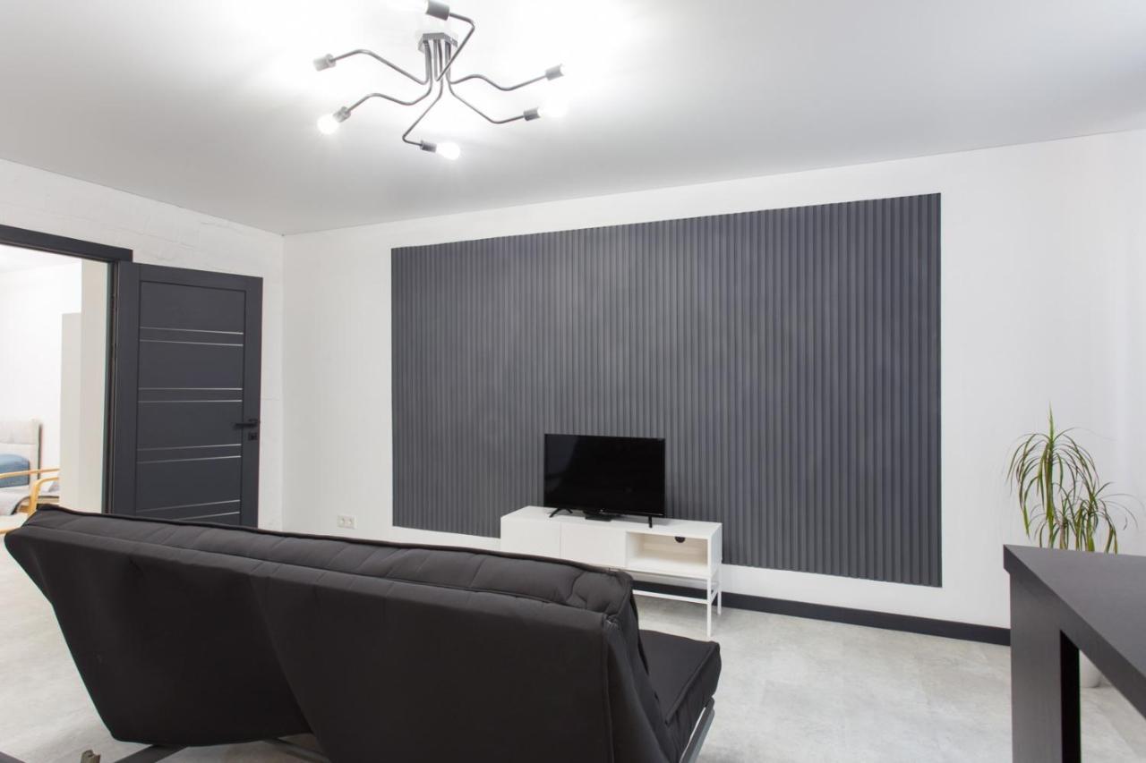 Apartment On 23 Serpnya